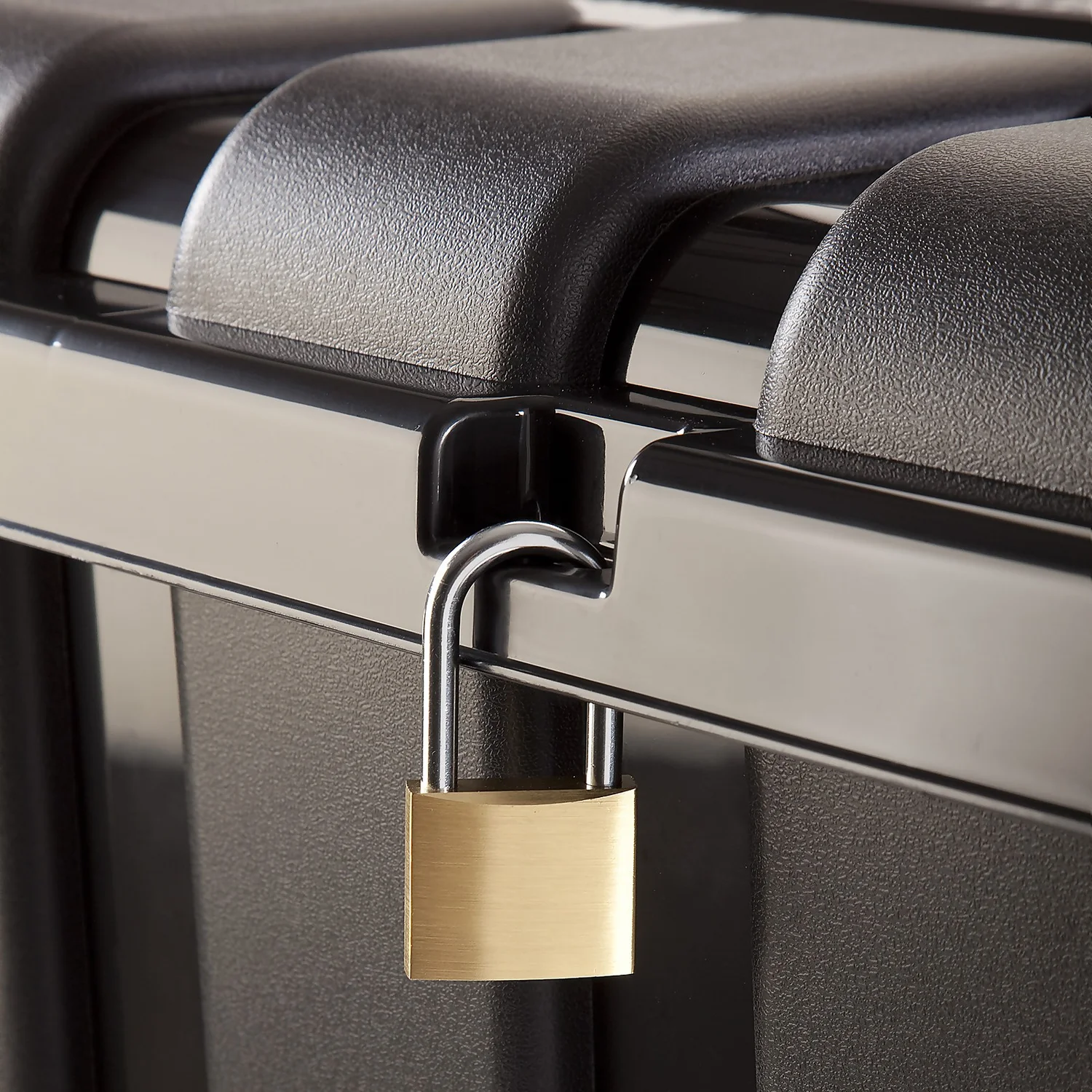 Tontarelli Heavy Duty Storage Trunk - 55L 6 Tontarelli Heavy Duty Storage Trunk - 55L - Image 4