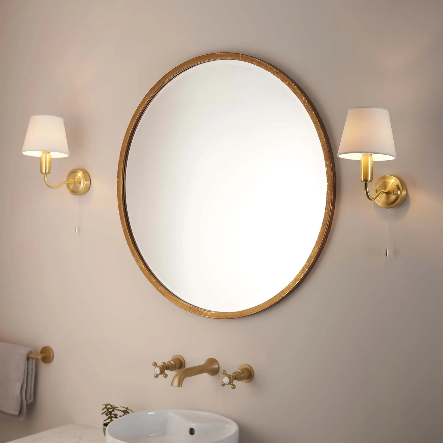 Naim Bathroom Wall Light - Brass Effect 7 Naim Bathroom Wall Light - Brass Effect - Image 5