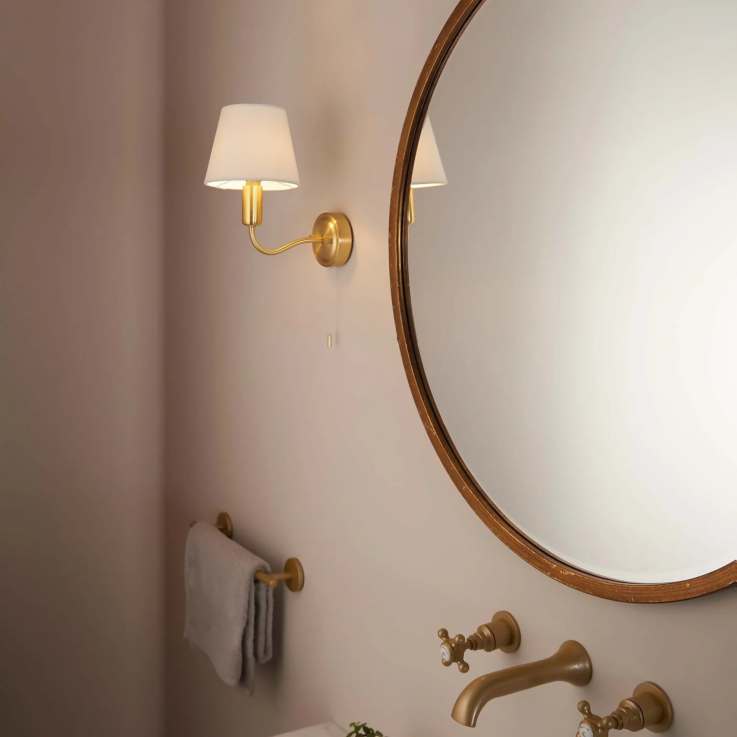 Naim Bathroom Wall Light - Brass Effect 8 Naim Bathroom Wall Light - Brass Effect - Image 6